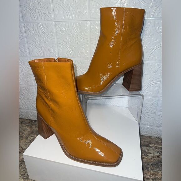 NWOB Vince Camuto Eshera Boots - Picture 3 of 6
